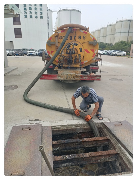 玛多隔油池清掏