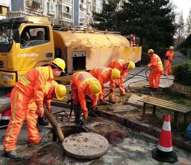 玛多市政管道清淤