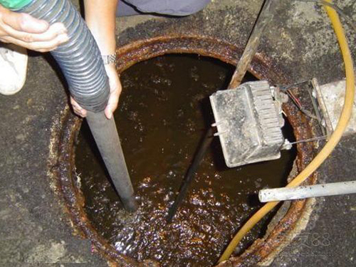 玛多隔油池清理