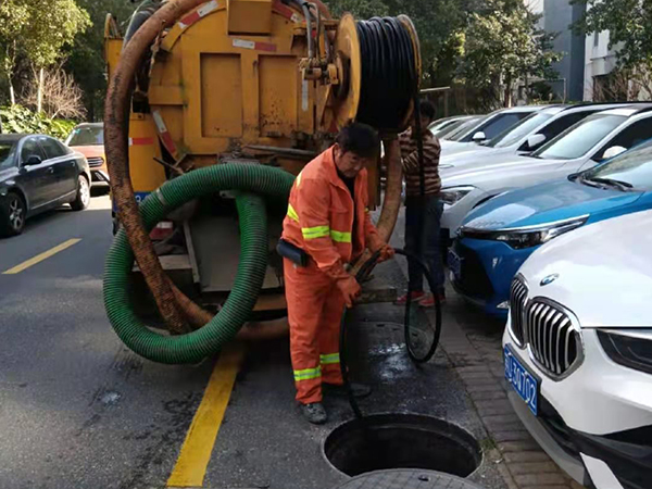 玛多排污管道清淤