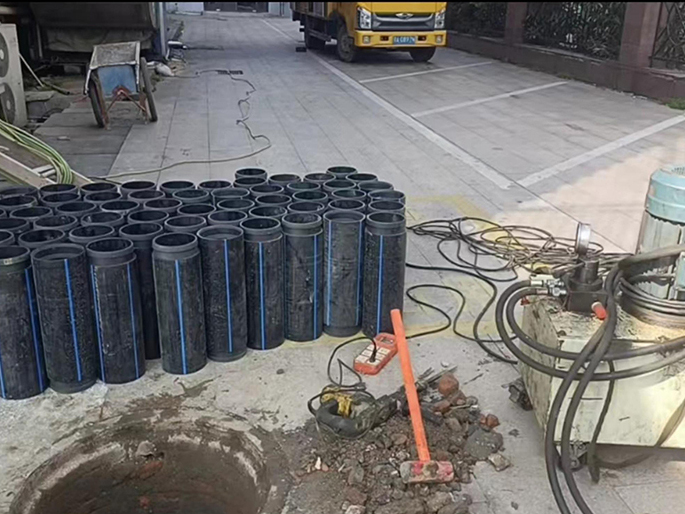 玛多PE置换管厂家 DN315置换管 非开挖管短管置换